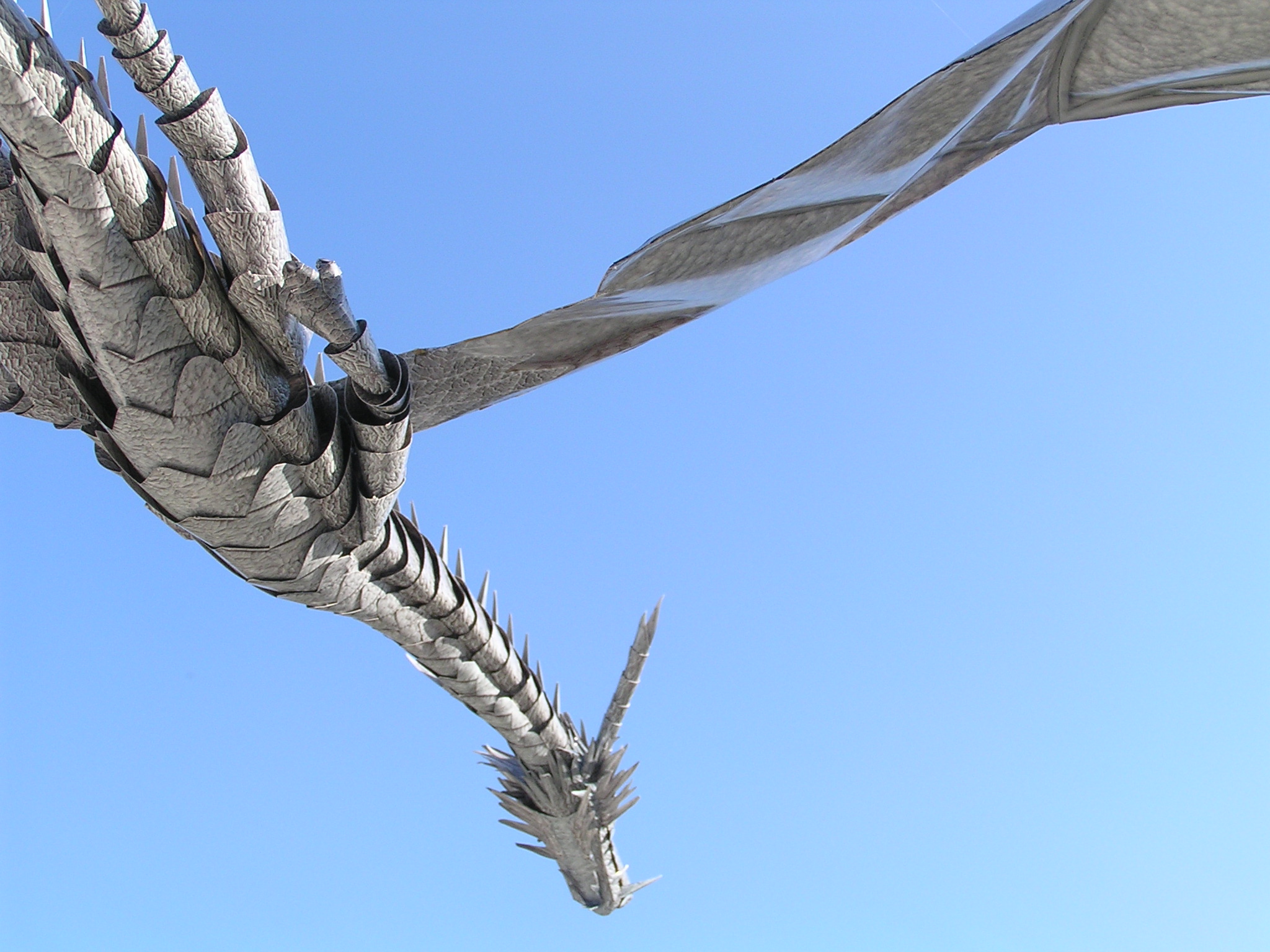 ゲド戦記の竜のペーパークラフト製作日記 ゲド戦記の竜 秋空を飛ぶの図